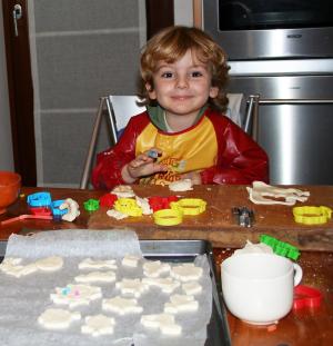 Miciolas prepara decorazioni per l'Albero di Natale con la pasta di Sale